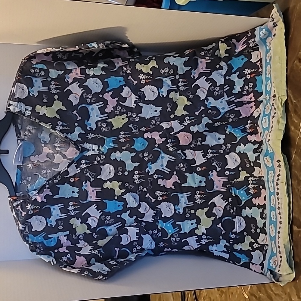 Scrub top